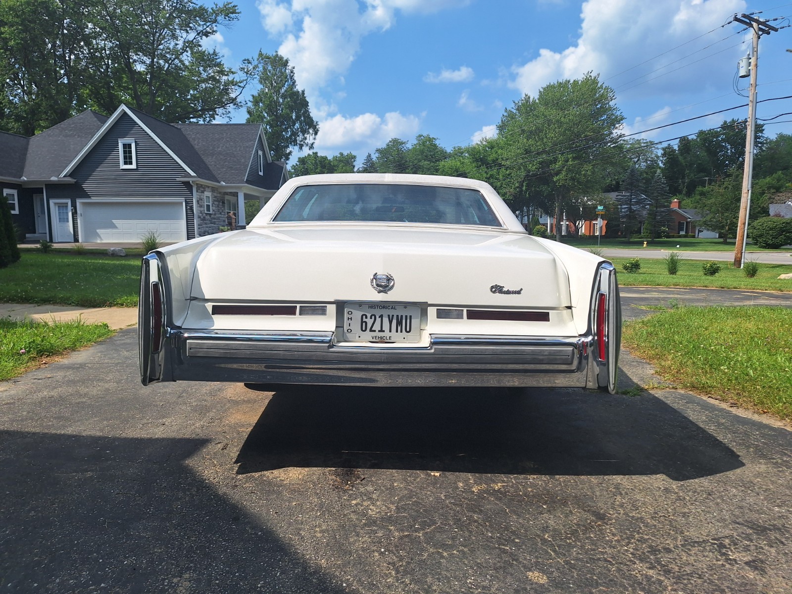 Cadillac-Fleetwood-1975-Sedan-9