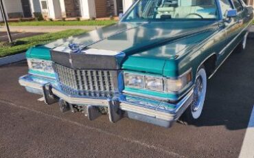 Cadillac-Fleetwood-1976-2
