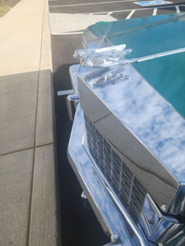 Cadillac-Fleetwood-1976-3