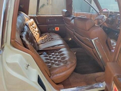 Cadillac-Fleetwood-1980-13