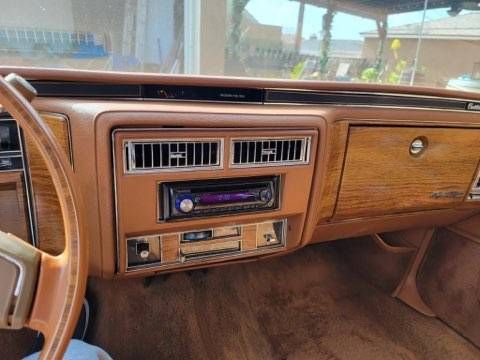 Cadillac-Fleetwood-1980-8