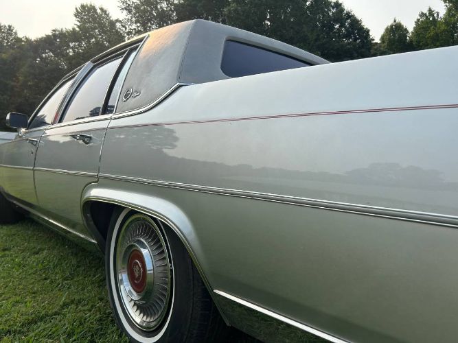 Cadillac-Fleetwood-1980-Silver-11