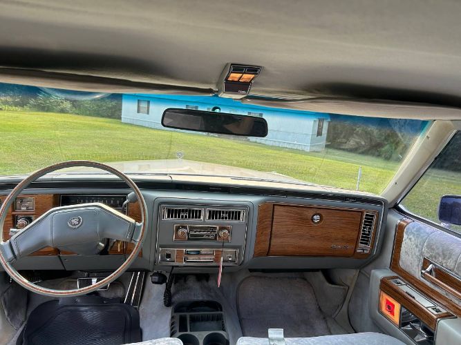 Cadillac-Fleetwood-1980-Silver-7