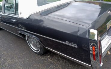 Cadillac-Fleetwood-1981-18
