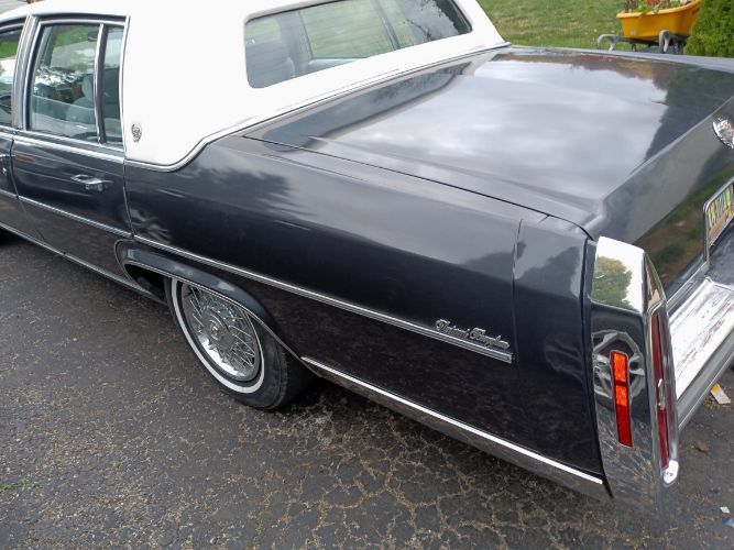 Cadillac-Fleetwood-1981-18