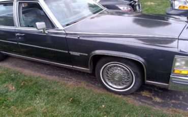 Cadillac-Fleetwood-1981-20