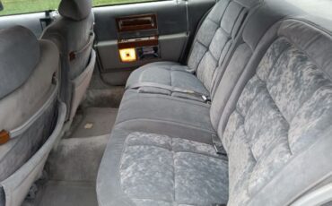 Cadillac-Fleetwood-1981-27