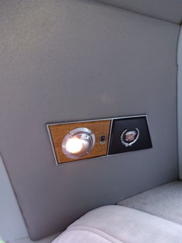 Cadillac-Fleetwood-1981-35