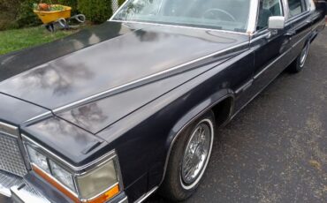 Cadillac-Fleetwood-1981-7