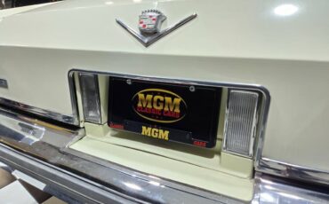 Cadillac-Fleetwood-1981-Sedan-26