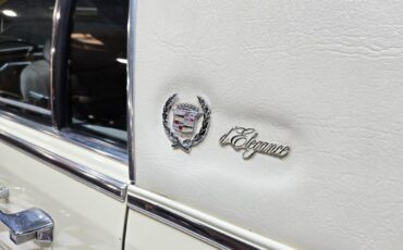 Cadillac-Fleetwood-1981-Sedan-3