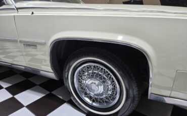 Cadillac-Fleetwood-1981-Sedan-34