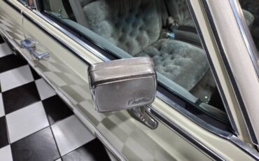 Cadillac-Fleetwood-1981-Sedan-39