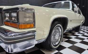 Cadillac-Fleetwood-1981-Sedan-7