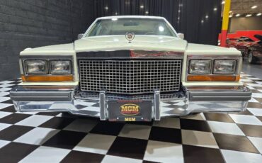 Cadillac-Fleetwood-1981-Sedan-9