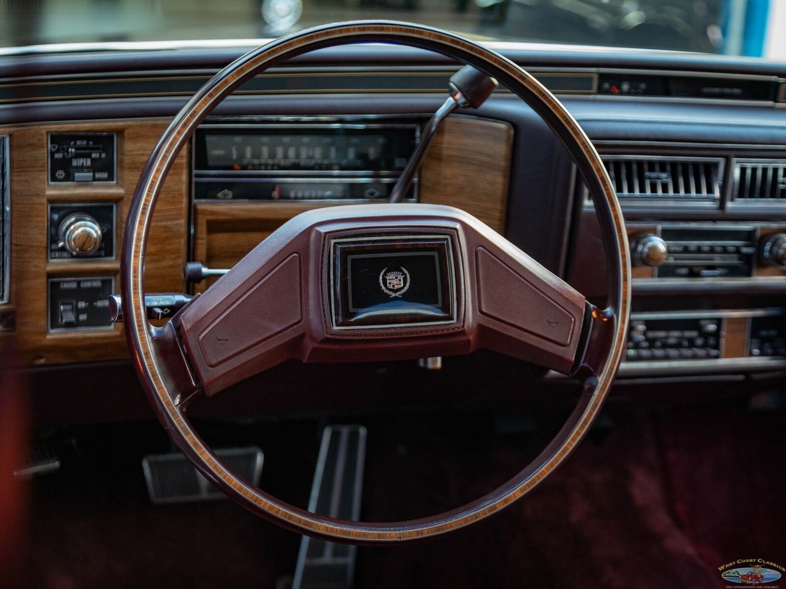 Cadillac-Fleetwood-1985-Sedan-33