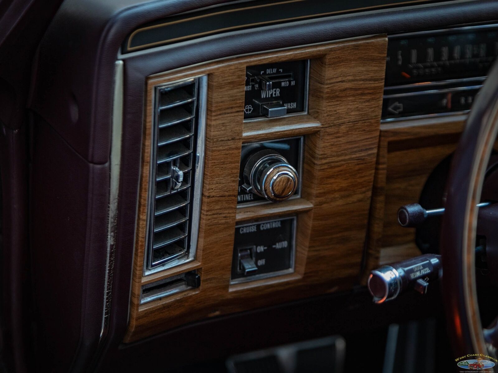 Cadillac-Fleetwood-1985-Sedan-36