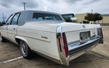 Cadillac-Fleetwood-1986-1