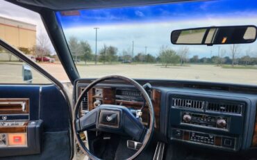 Cadillac-Fleetwood-1986-43
