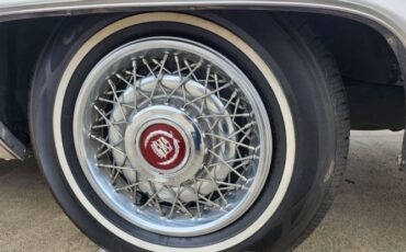 Cadillac-Fleetwood-1986-45