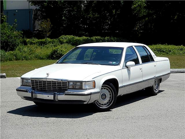 Cadillac-Fleetwood-1993-Sedan