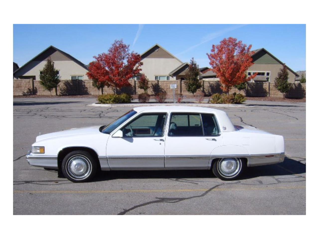 Cadillac-Fleetwood-60-special-1991-White-Gray-1