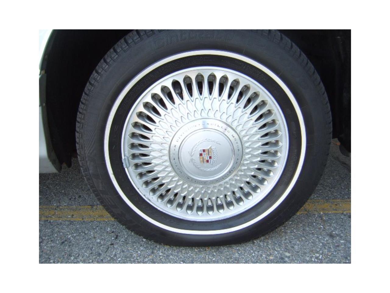 Cadillac-Fleetwood-60-special-1991-White-Gray-12