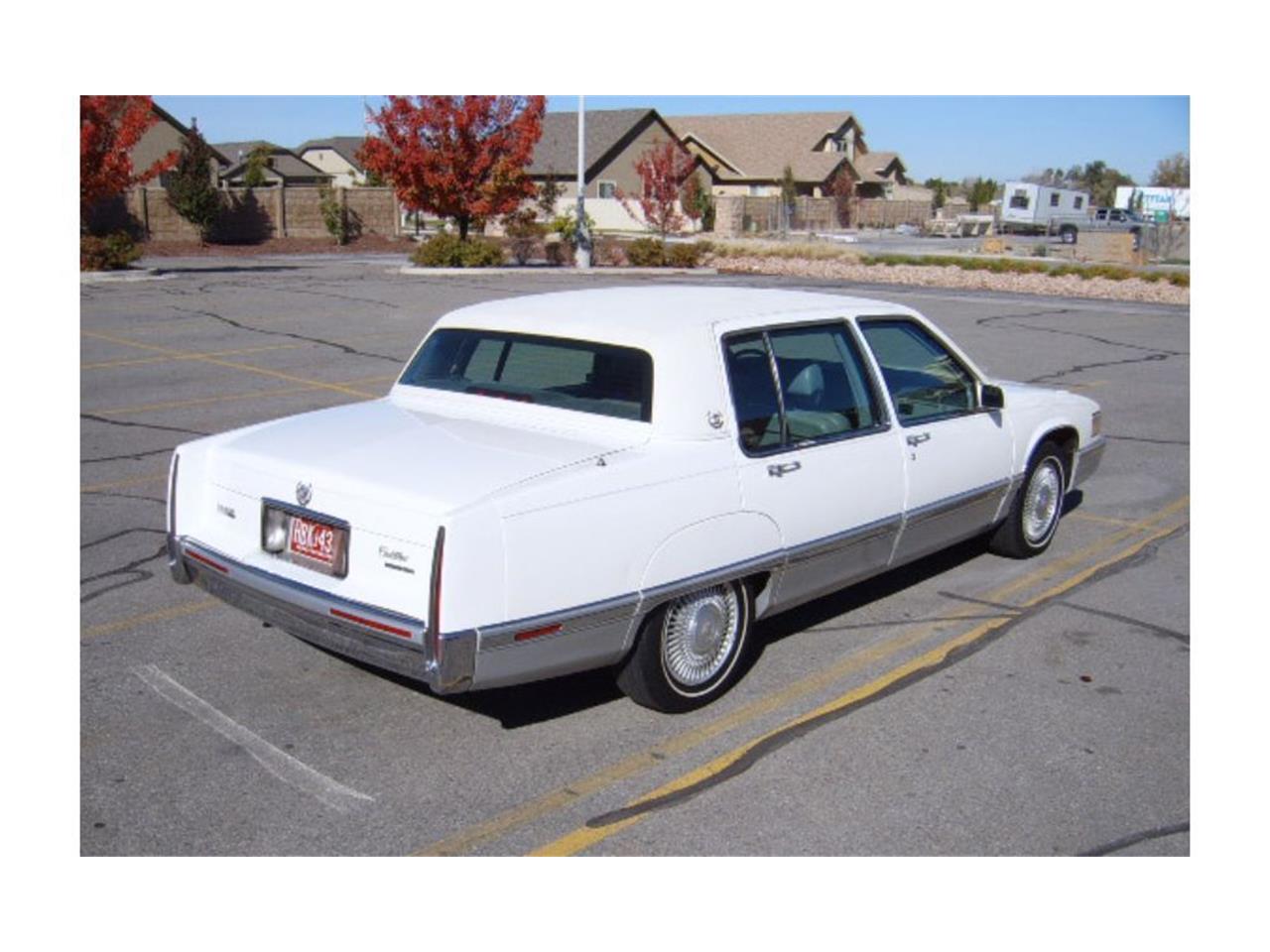 Cadillac-Fleetwood-60-special-1991-White-Gray-2