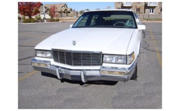 Cadillac-Fleetwood-60-special-1991-White-Gray