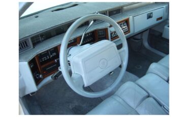 Cadillac-Fleetwood-60-special-1991-White-Gray-9