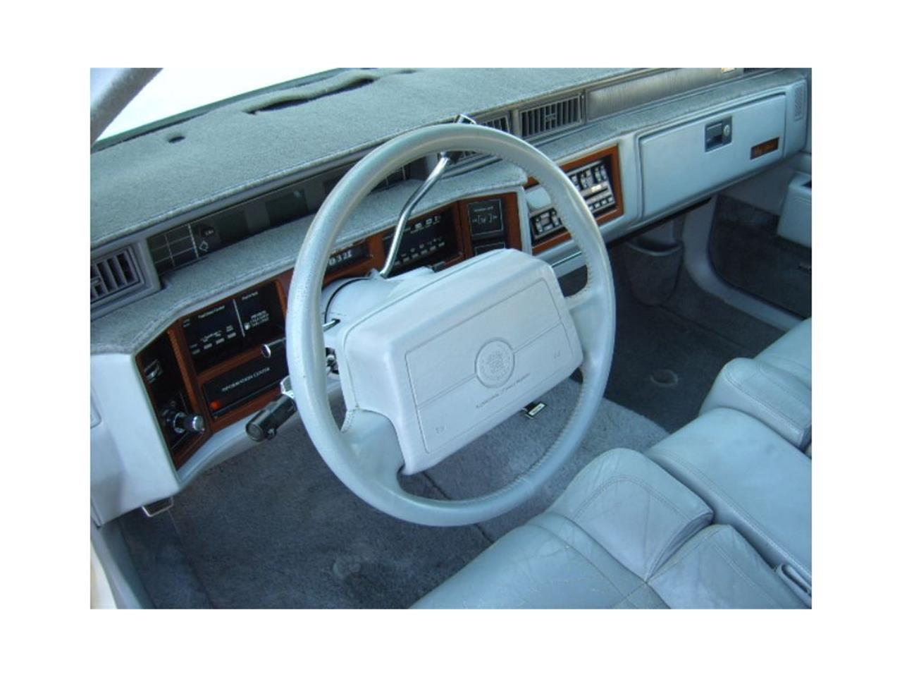Cadillac-Fleetwood-60-special-1991-White-Gray-9