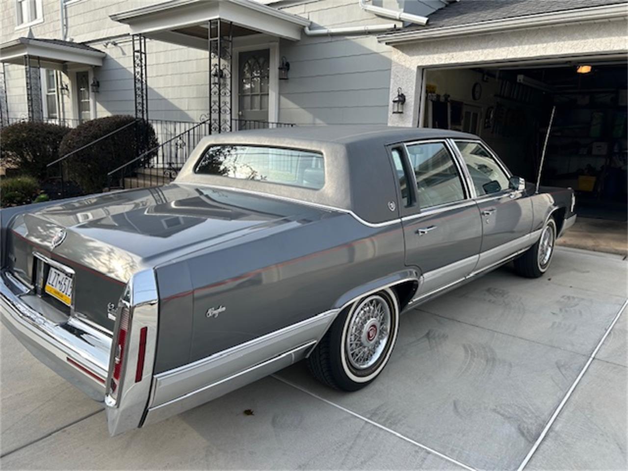 Cadillac-Fleetwood-brougham-1991-Silver-Gray-2