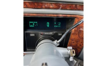 Cadillac-Fleetwood-brougham-1991-Silver-Gray-6