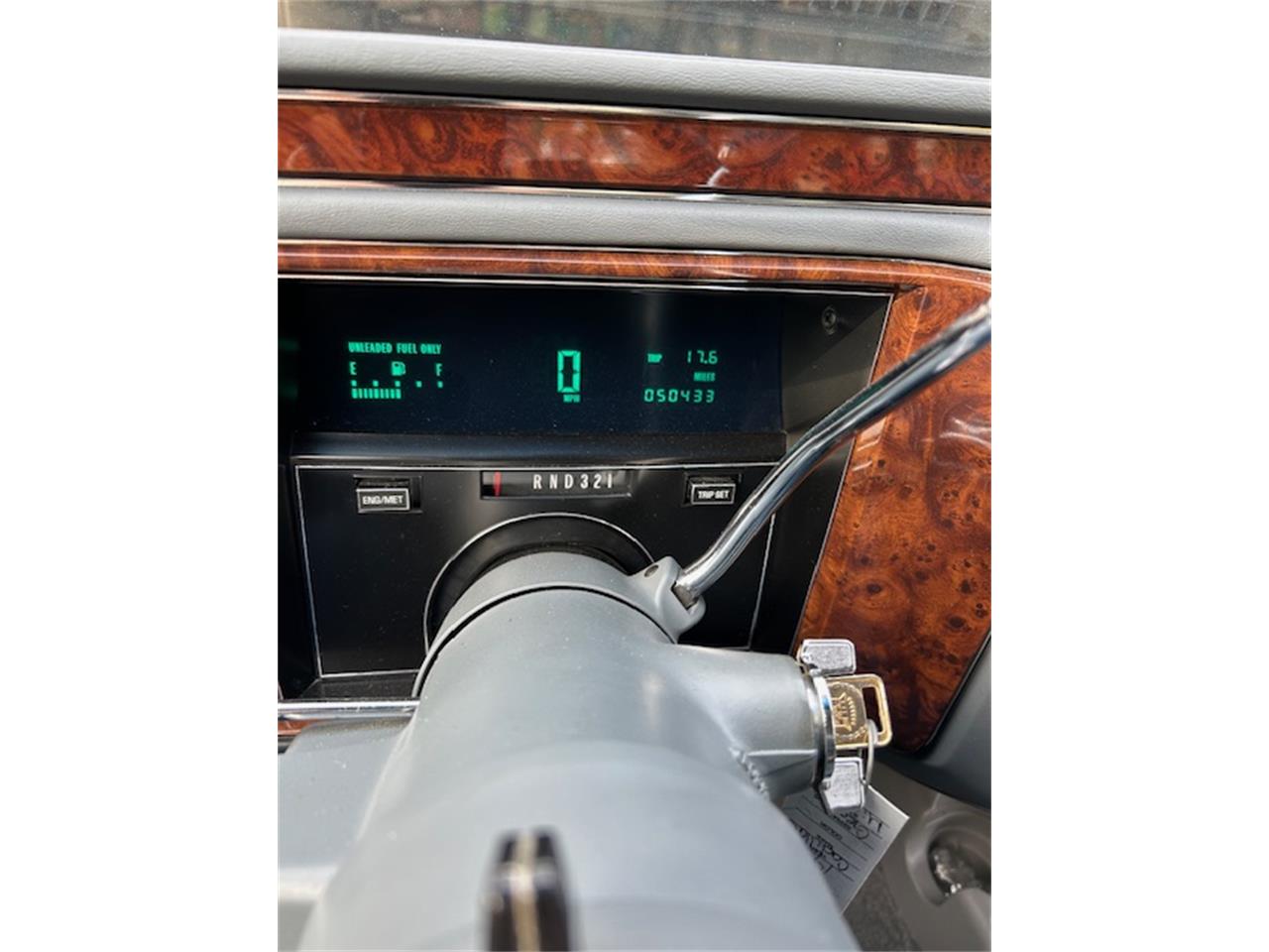 Cadillac-Fleetwood-brougham-1991-Silver-Gray-6