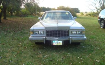 Cadillac-Fleetwood-brougham-delegance-1976-Silver-Silver-1