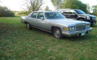 Cadillac-Fleetwood-brougham-delegance-1976-Silver-Silver-2