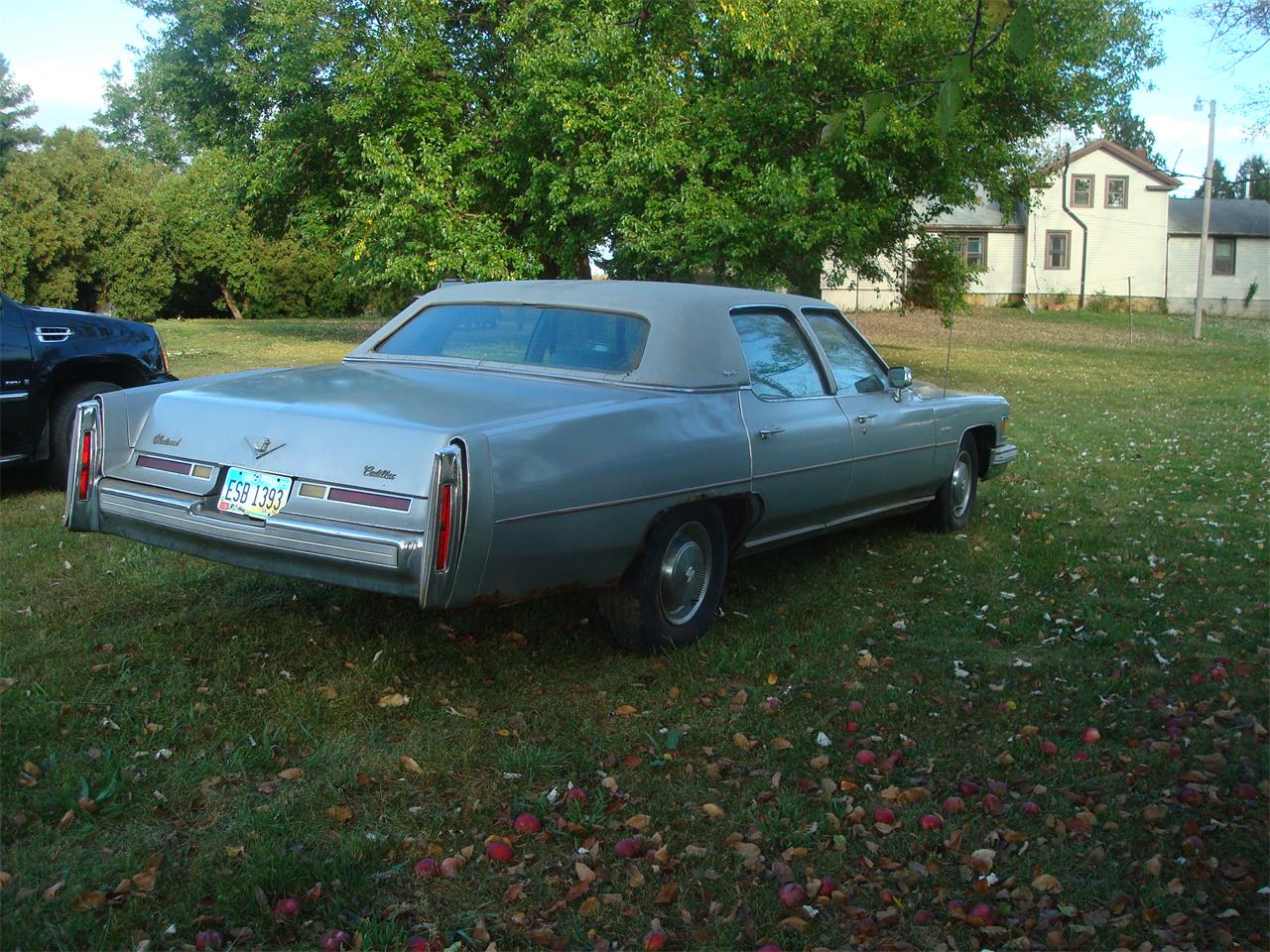 Cadillac-Fleetwood-brougham-delegance-1976-Silver-Silver-3
