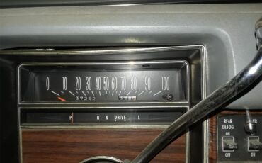 Cadillac-Fleetwood-brougham-delegance-1976-Silver-Silver-8