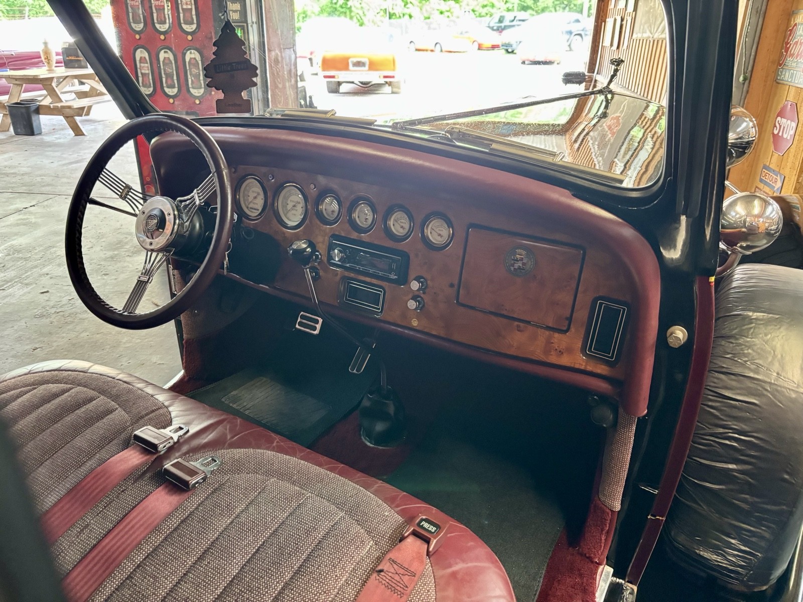 Cadillac-Model-B-1932-20