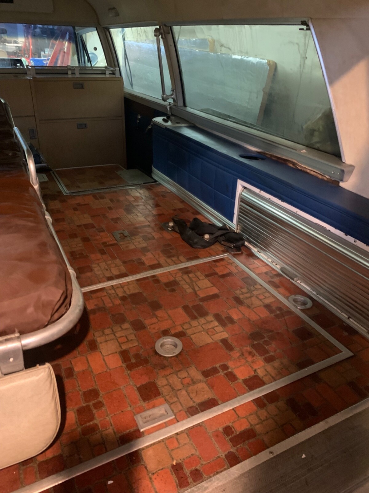 Cadillac-Other-1968-Ambulance-11