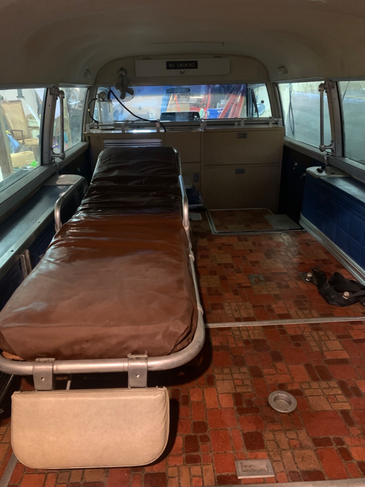 Cadillac-Other-1968-Ambulance-18
