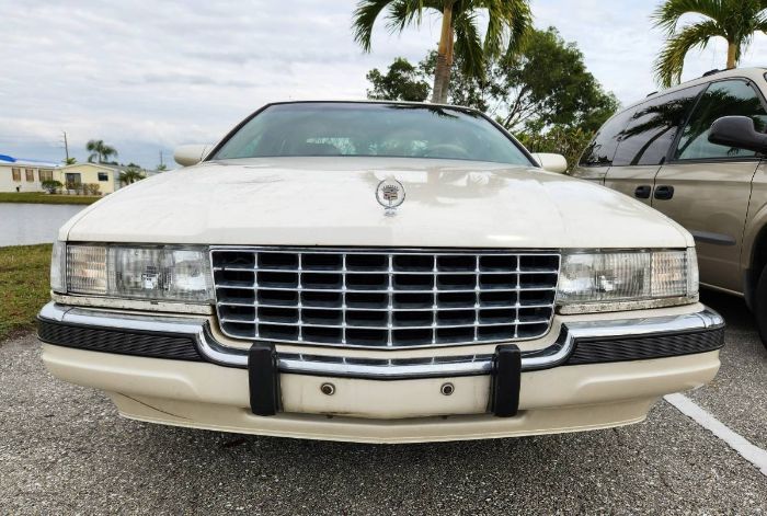 Cadillac-Other-1994-White-10