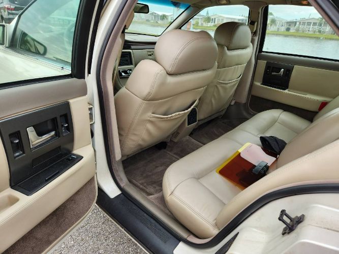 Cadillac-Other-1994-White-14