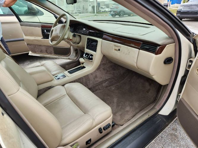 Cadillac-Other-1994-White-21