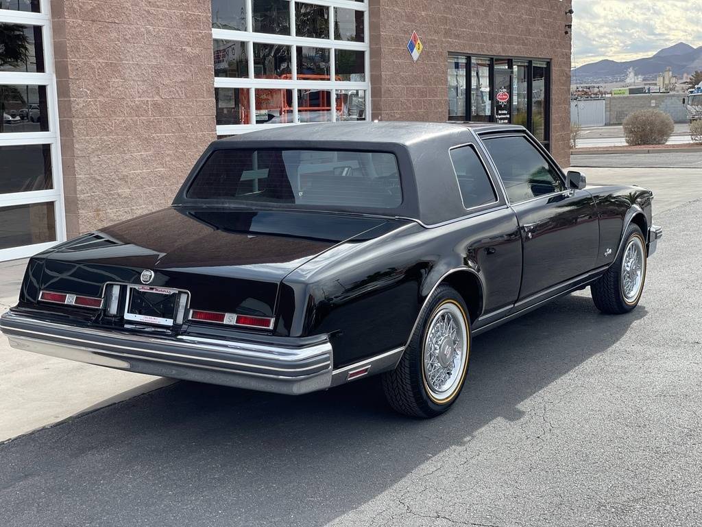 Cadillac-San-remo-coupe-1977-black-3