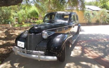 Cadillac-Sedan-1940-5