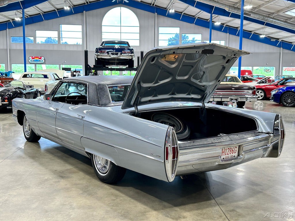 Cadillac-Sedan-1968-Other-15