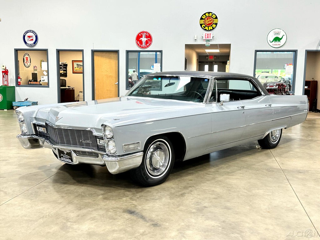 Cadillac-Sedan-1968-Other-2