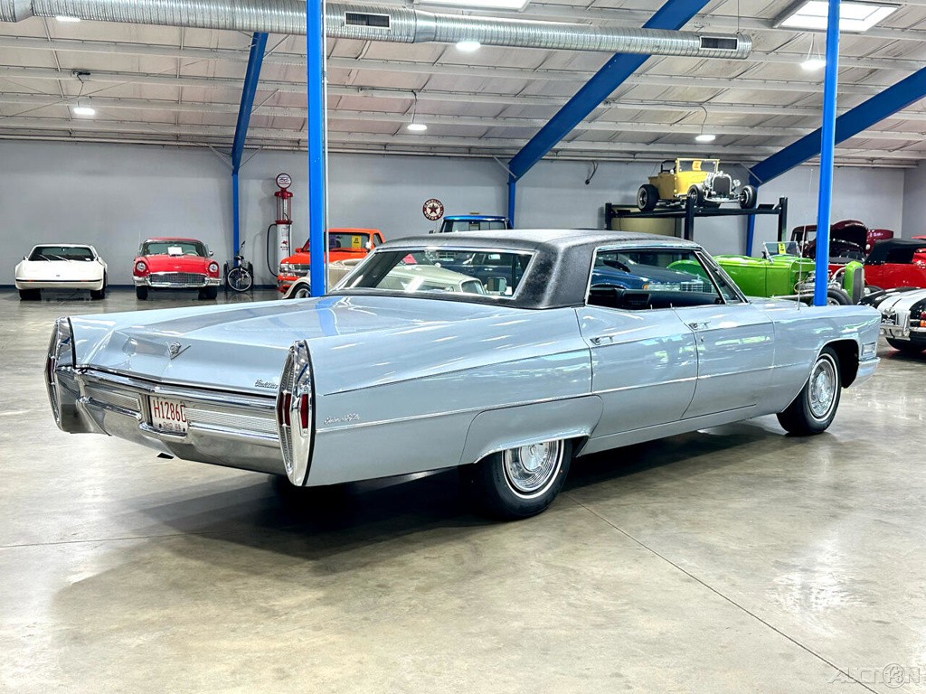 Cadillac-Sedan-1968-Other-6