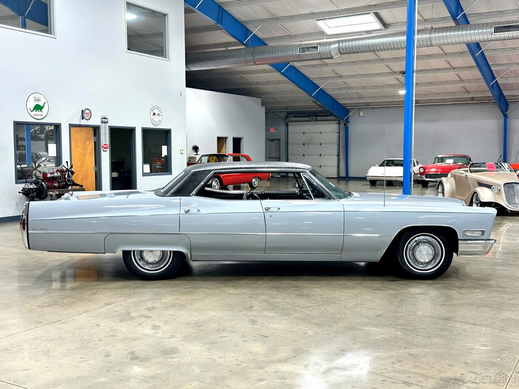 Cadillac-Sedan-1968-Other-7